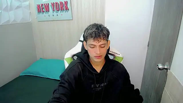 Snapshot of Cody_juniorr_ chatting on 08/01/26, 08:51 Cody juniorr online show from 08/01/26, 08:51