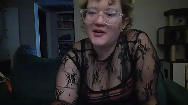 TreatLucky online show from 08/03/26, 05:08