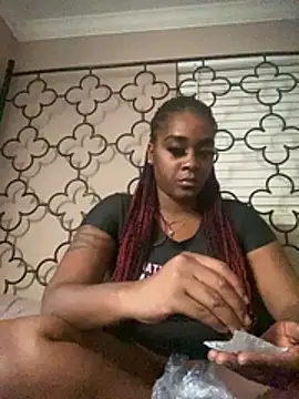 Snapshot of rierieNmya chatting on 08/08/26, 10:28 rierieNmya online show from 08/08/26, 10:28