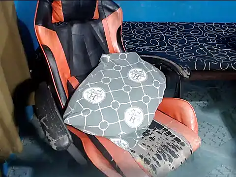 venustheg0ddess online show from 12/18/25, 02:43