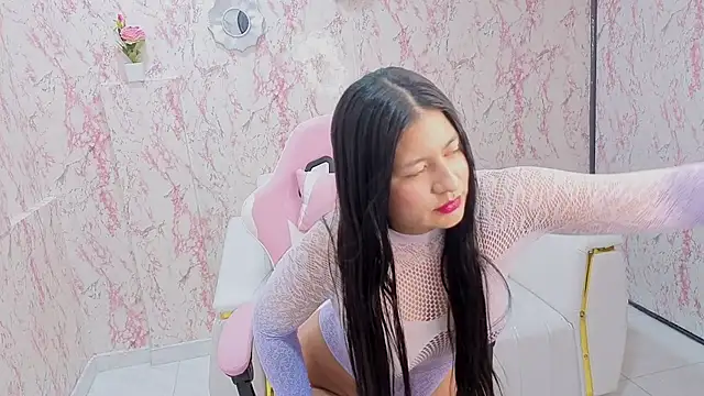 Sweet-Curves online show from 08/06/26, 03:23