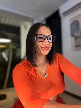 Snapshot of HannaBeckett chatting on 10/17/25, 11:39 HannaBeckett online show from 10/17/25, 11:39