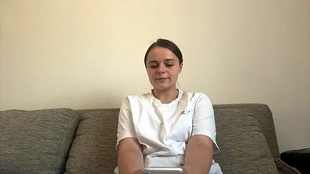 Snapshot of LorileeKaliszewski chatting on 08/03/26, 07:49 LorileeKaliszewski online show from 08/03/26, 07:49