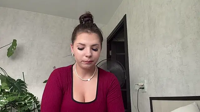 Snapshot of VernitaGruenhagen chatting on 08/03/26, 12:11 VernitaGruenhagen online show from 08/03/26, 12:11