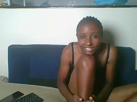 Snapshot of Petitesecret chatting on 08/03/26, 10:25 Petitesecret online show from 08/03/26, 10:25