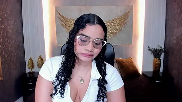 Snapshot of Celeste_luxe chatting on 08/04/26, 11:26 Celeste luxe online show from 08/04/26, 11:26
