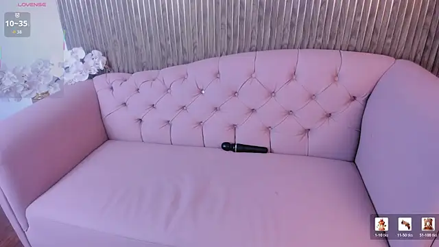 Lua Foxy online show from 08/04/26, 01:48