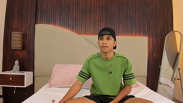 Alexxx B2026 online show from 08/04/26, 07:07