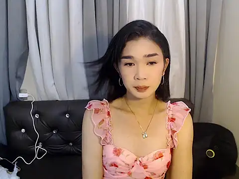 expensive nadia online show from 08/04/26, 03:55