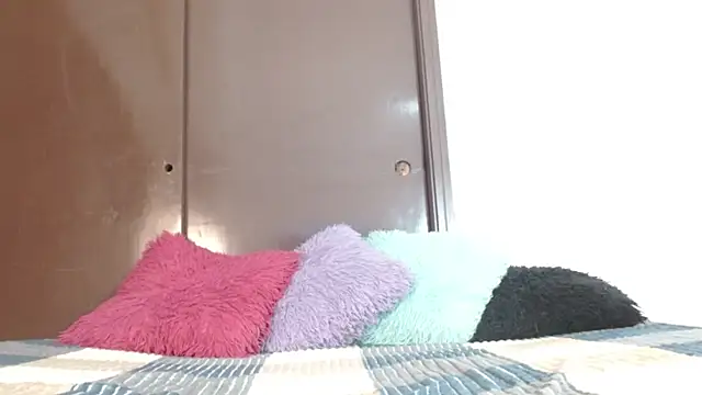 Sofia clarkson online show from 08/04/26, 01:04