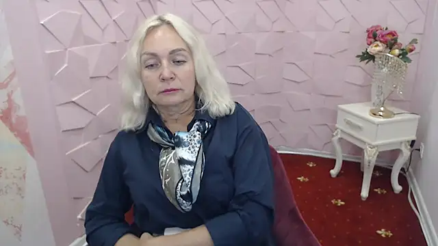 Jinna luvv online show from 08/05/26, 10:42