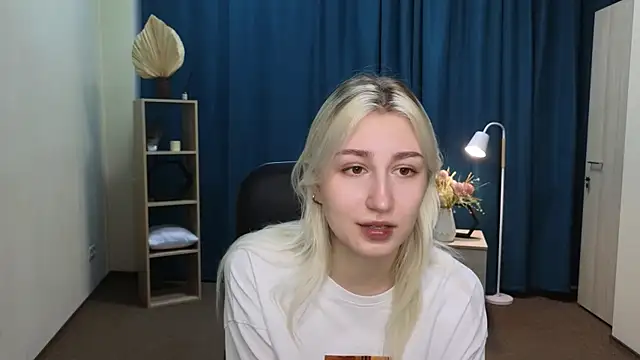 LishaNuding online show from 08/05/26, 11:04