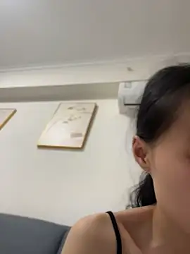 Snapshot of xiaoqiangwei chatting on 08/04/26, 05:28 xiaoqiangwei online show from 08/04/26, 05:28