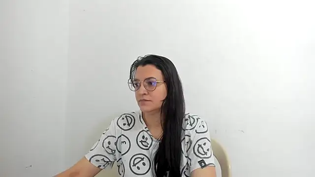 Snapshot of MARILYN_GARCIA chatting on 09/10/25, 01:32 MARILYN GARCIA online show from 09/10/25, 01:32