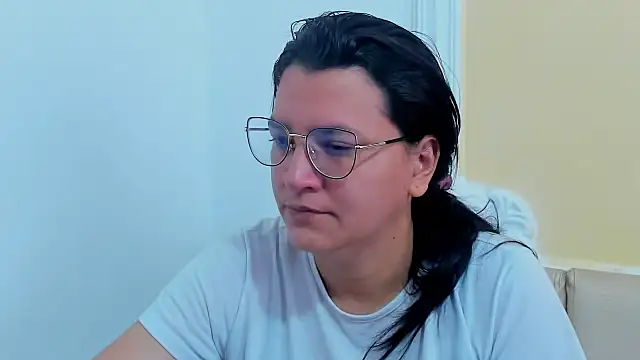 Snapshot of MARILYN_GARCIA chatting on 03/02/25, 03:19 MARILYN GARCIA online show from 03/02/25, 03:19