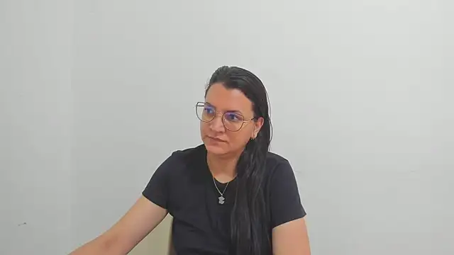 Snapshot of MARILYN_GARCIA chatting on 10/02/25, 02:42 MARILYN GARCIA online show from 10/02/25, 02:42