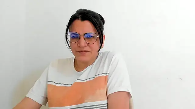 Snapshot of MARILYN_GARCIA chatting on 09/08/25, 03:55 MARILYN GARCIA online show from 09/08/25, 03:55