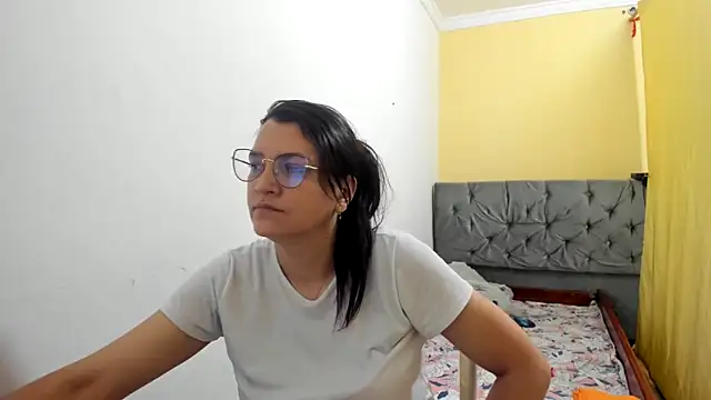 Snapshot of MARILYN_GARCIA chatting on 09/27/25, 10:49 MARILYN GARCIA online show from 09/27/25, 10:49