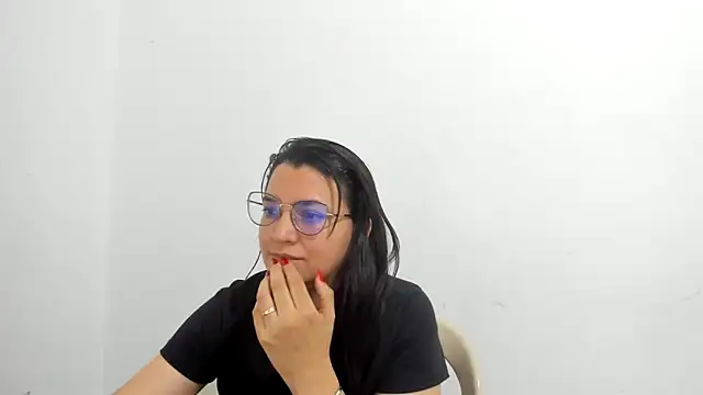 Snapshot of MARILYN_GARCIA chatting on 09/16/25, 01:23 MARILYN GARCIA online show from 09/16/25, 01:23