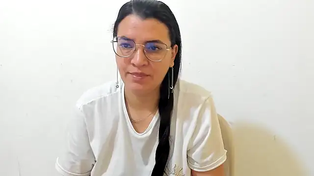 MARILYN GARCIA online show from 11/30/25, 02:29