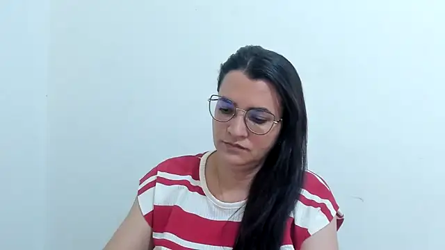 Snapshot of MARILYN_GARCIA chatting on 09/15/25, 04:18 MARILYN GARCIA online show from 09/15/25, 04:18
