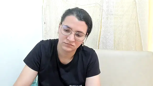 Snapshot of MARILYN_GARCIA chatting on 02/21/26, 04:31 MARILYN GARCIA online show from 02/21/26, 04:31