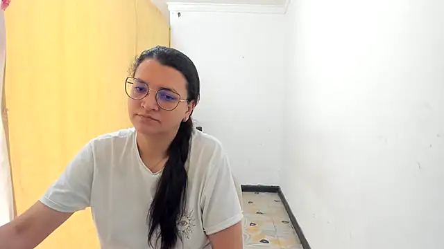 MARILYN GARCIA online show from 10/26/25, 03:45