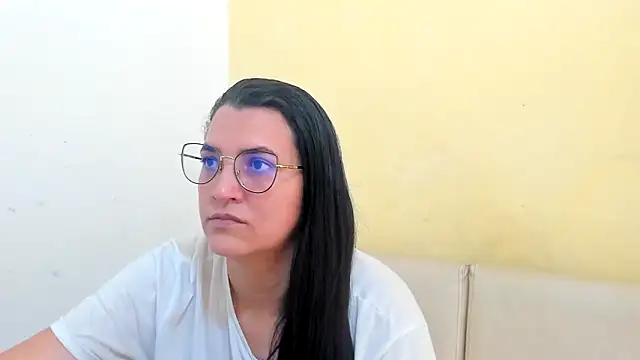 MARILYN GARCIA online show from 03/28/26, 04:52