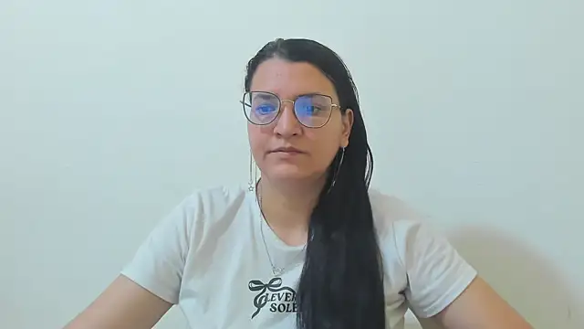 MARILYN GARCIA online show from 12/15/25, 02:56