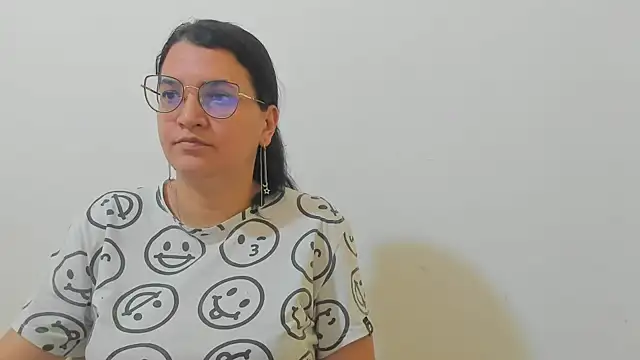 Snapshot of MARILYN_GARCIA chatting on 12/22/25, 06:30 MARILYN GARCIA online show from 12/22/25, 06:30