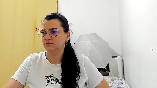 Snapshot of MARILYN_GARCIA chatting on 05/27/26, 10:39 MARILYN GARCIA online show from 05/27/26, 10:39