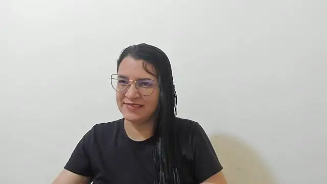 MARILYN GARCIA online show from 11/26/25, 02:06