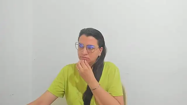 Snapshot of MARILYN_GARCIA chatting on 09/30/25, 02:12 MARILYN GARCIA online show from 09/30/25, 02:12
