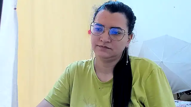 Snapshot of MARILYN_GARCIA chatting on 05/17/26, 04:07 MARILYN GARCIA online show from 05/17/26, 04:07