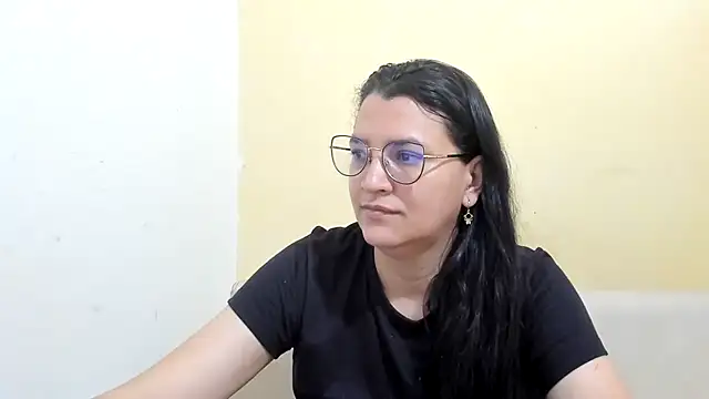 Snapshot of MARILYN_GARCIA chatting on 02/08/26, 02:15 MARILYN GARCIA online show from 02/08/26, 02:15