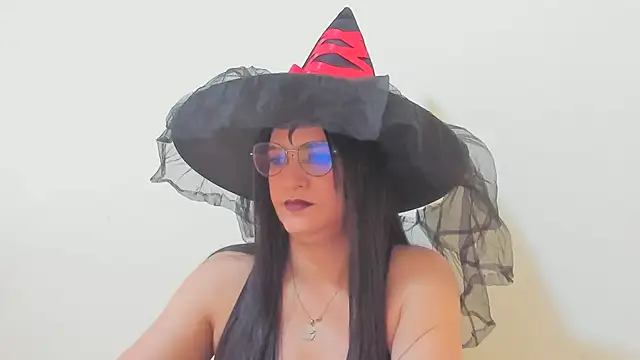 MARILYN GARCIA online show from 10/31/25, 03:08