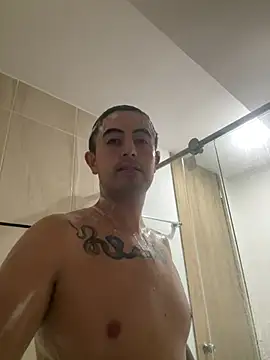Snapshot of Maxi_lopez chatting on 08/05/26, 05:01 Maxi lopez online show from 08/05/26, 05:01