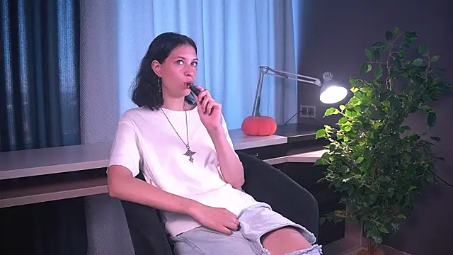 JolynnPanos online show from 08/08/26, 11:39