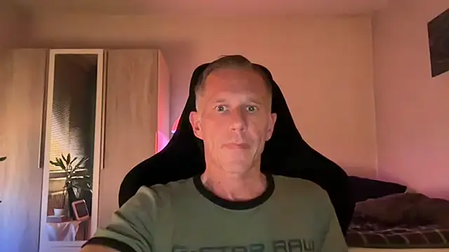 Snapshot of slaveboy2016@xh chatting on 09/08/25, 08:08 slaveboy2016xh online show from 09/08/25, 08:08
