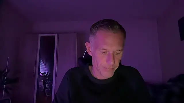 Snapshot of slaveboy2016@xh chatting on 12/02/24, 09:23 slaveboy2016xh online show from 12/02/24, 09:23