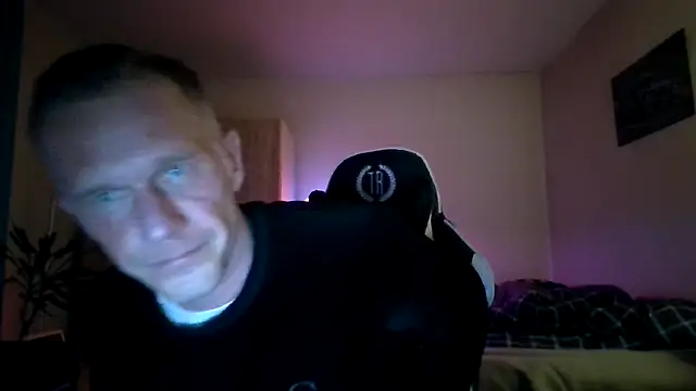Snapshot of slaveboy2016@xh chatting on 12/30/24, 09:29 slaveboy2016xh online show from 12/30/24, 09:29