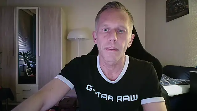 Snapshot of slaveboy2016@xh chatting on 06/07/26, 08:25 slaveboy2016xh online show from 06/07/26, 08:25