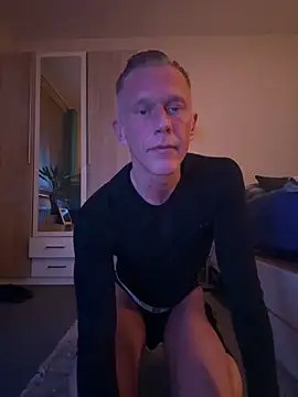 Snapshot of slaveboy2016@xh chatting on 02/26/25, 11:52 slaveboy2016xh online show from 02/26/25, 11:52