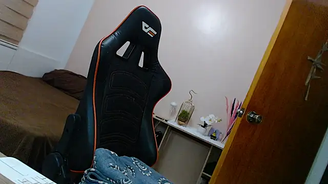 Snapshot of ava_sheeks chatting on 01/22/25, 04:23 ava sheeks online show from 01/22/25, 04:23