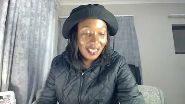 Snapshot of leanna23 chatting on 10/12/25, 05:58 leanna23 online show from 10/12/25, 05:58