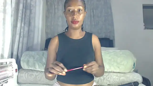 leanna23 online show from 04/19/26, 03:18