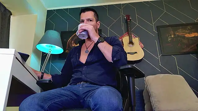 Snapshot of ChrisKox chatting on 03/25/26, 03:11 ChrisKox online show from 03/25/26, 03:11