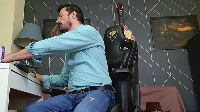 ChrisKox online show from 12/03/25, 08:03