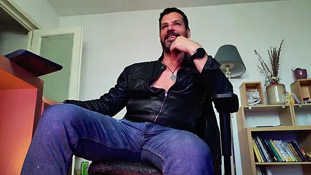 Snapshot of ChrisKox chatting on 06/02/26, 05:13 ChrisKox online show from 06/02/26, 05:13