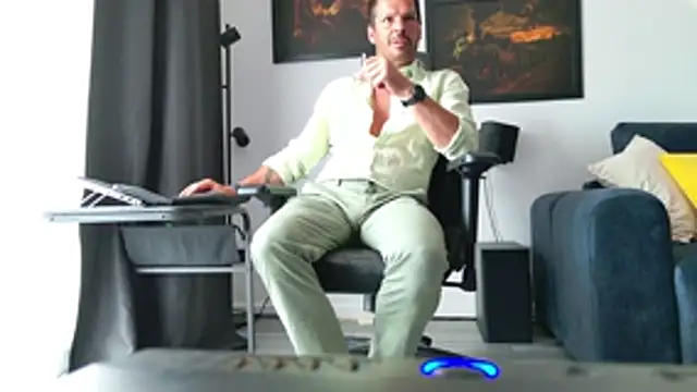 Snapshot of ChrisKox chatting on 06/30/26, 06:46 ChrisKox online show from 06/30/26, 06:46